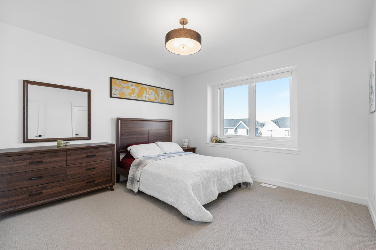 Guest Bathroom Photo of 19647 75 Avenue, Langley, BC