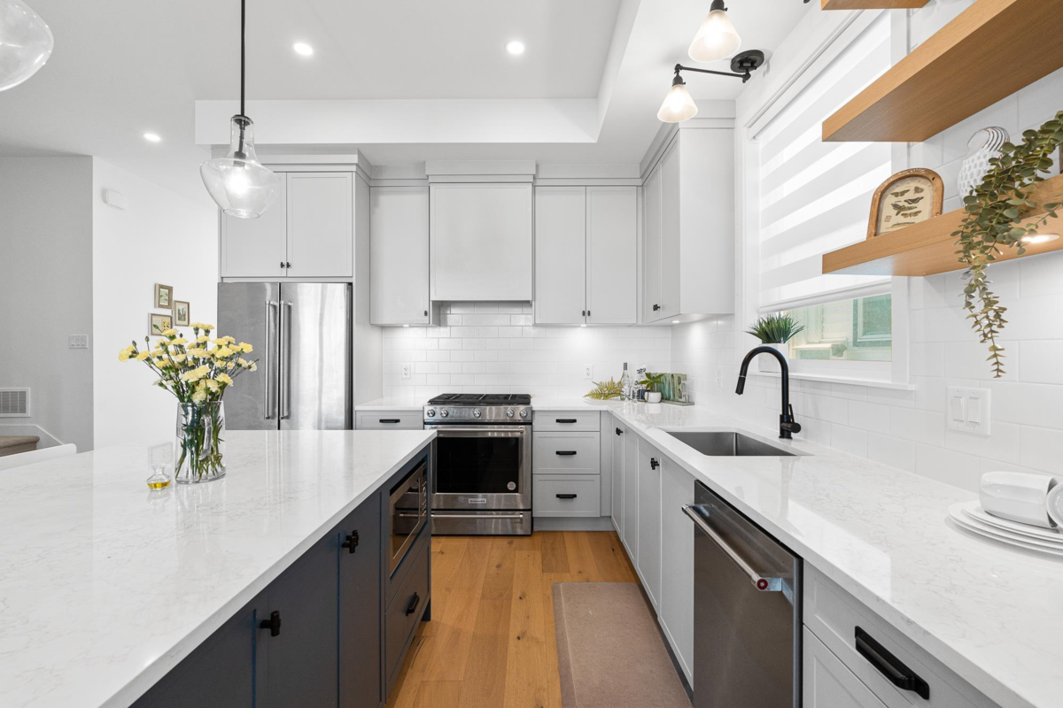 Kitchen Photo of 19647 75 Avenue, Langley, BC