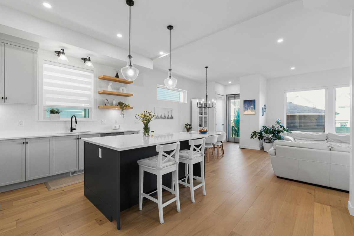 Living Room Photo of 19647 75 Avenue, Langley, BC