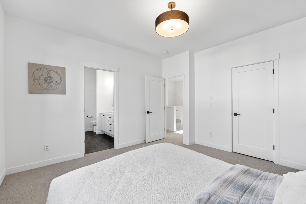 Powder Room Photo of 19647 75 Avenue, Langley, BC