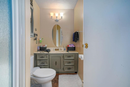 Powder Room Photo of 6595 Vedder Road, Chilliwack, BC