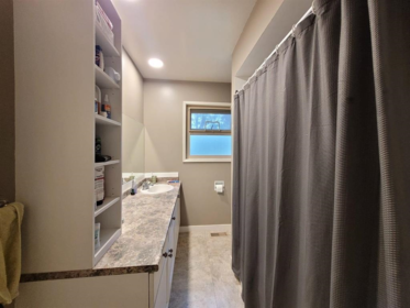 Powder Room Photo of 4984 10a Avenue, Delta, BC