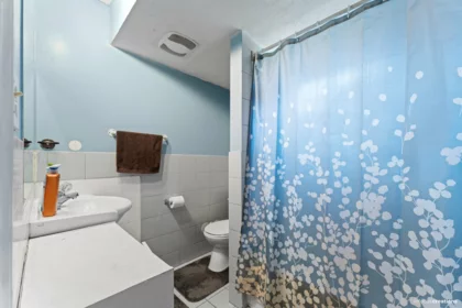Primary Bathroom Photo of 13137 99th Avenue, Surrey, BC