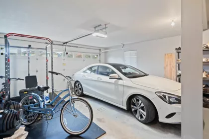 Garage Interior Photo of 32345 Clinton Avenue, Abbotsford, BC