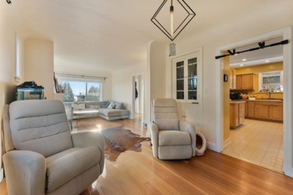 Breakfast Nook Photo of 231 E Eighth Avenue, New Westminster, BC