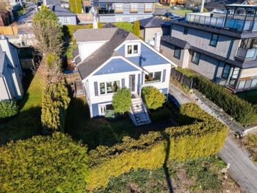 231 E Eighth Avenue, New Westminster, BC, New Westminster — Single Family Residence for sale