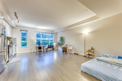 201 9877 University Crescent, Burnaby, BC