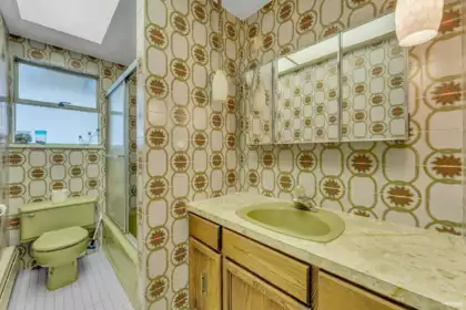 Hallway Photo of 3729 St. Georges Avenue, North Vancouver, BC