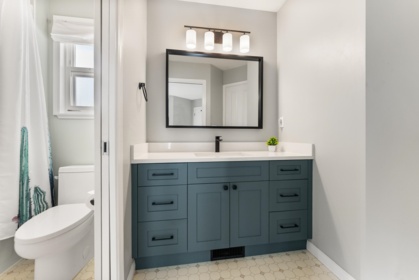 Entry Foyer Photo of 5665 149 Street, Surrey, BC