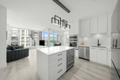 2201 1189 Melville Street, Vancouver, BC, Coal Harbour — 2 bed apartment/condo for sale