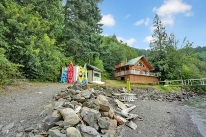 Family Room Photo of 20960 Cascade Bay, Harrison Hot Springs, BC
