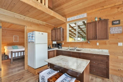 Guest Bathroom Photo of 20960 Cascade Bay, Harrison Hot Springs, BC