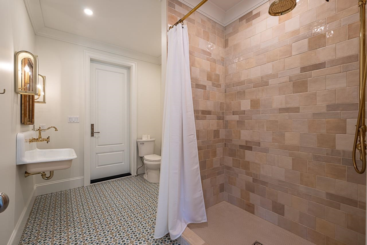 Hot Tub / Spa Photo of 5820 232 Street, Langley, BC