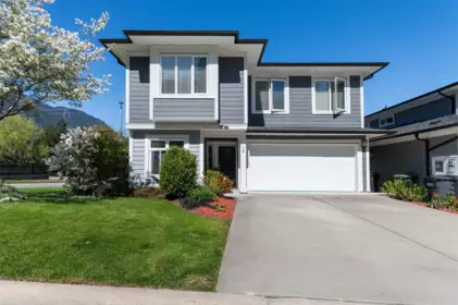 10 63650 Flood Hope Road, Hope, BC, Hope — 4 bed single family residence for sale