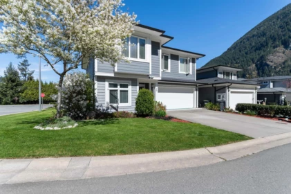10 63650 Flood Hope Road, Hope, BC, Hope — Single Family Residence for sale