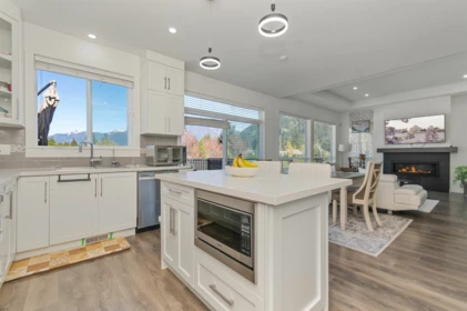 Kitchen Island Photo of 10 63650 Flood Hope Road, Hope, BC
