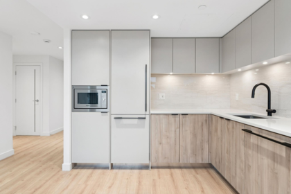 Walk-In Closet Photo of 317 755 Harbourside Drive, North Vancouver, BC
