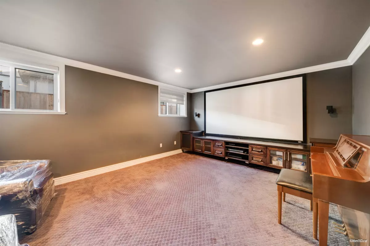 Fitness Center Photo Near 3355 164a Street, Surrey, BC