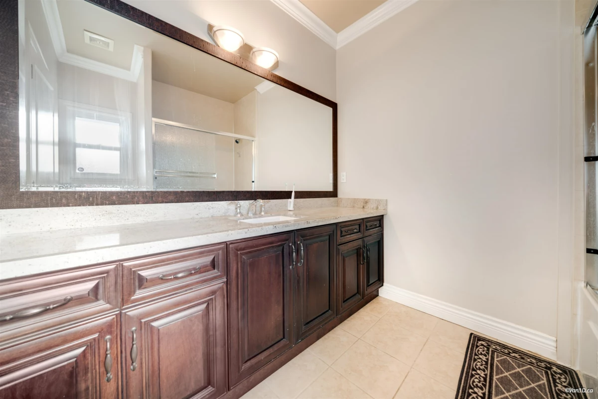 Garage Interior Photo of 3355 164a Street, Surrey, BC