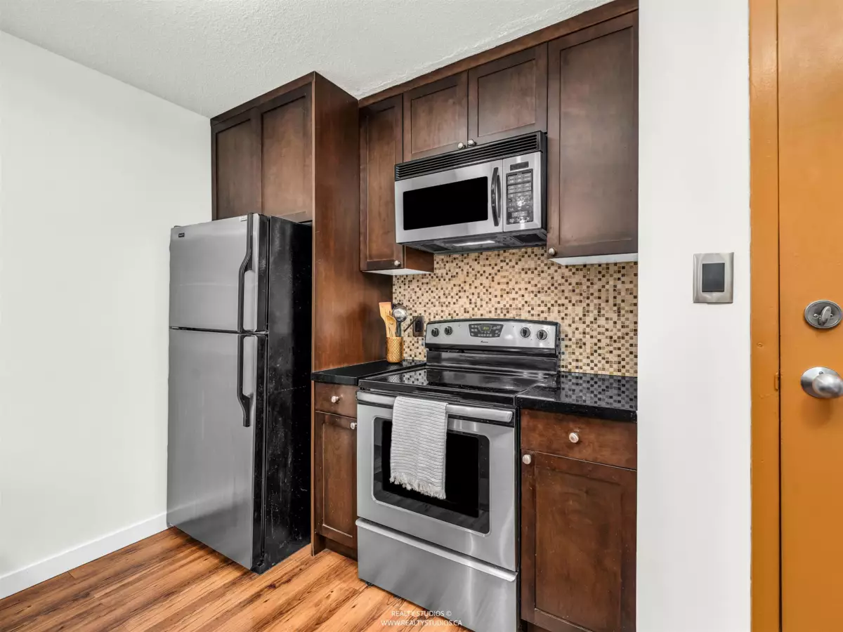 Breakfast Nook Photo of 108 1955 Woodway Place, Burnaby, BC