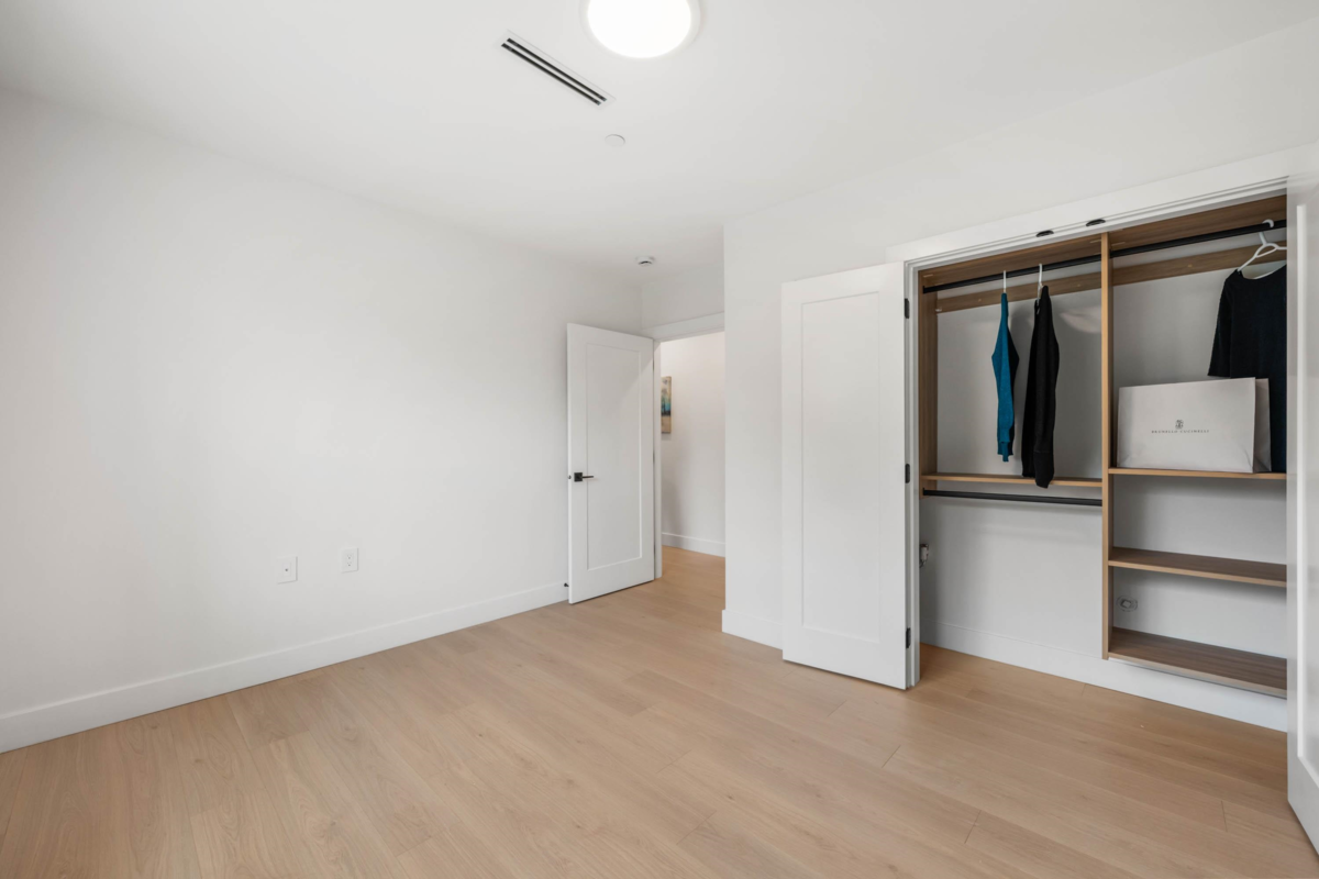 Backyard Photo of 4 3065 Charles Street, Vancouver, BC