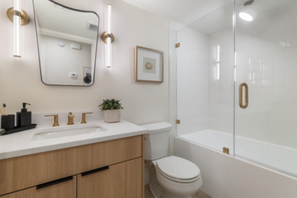 Primary Bathroom Photo of 1 1937 Templeton Drive, Vancouver, BC
