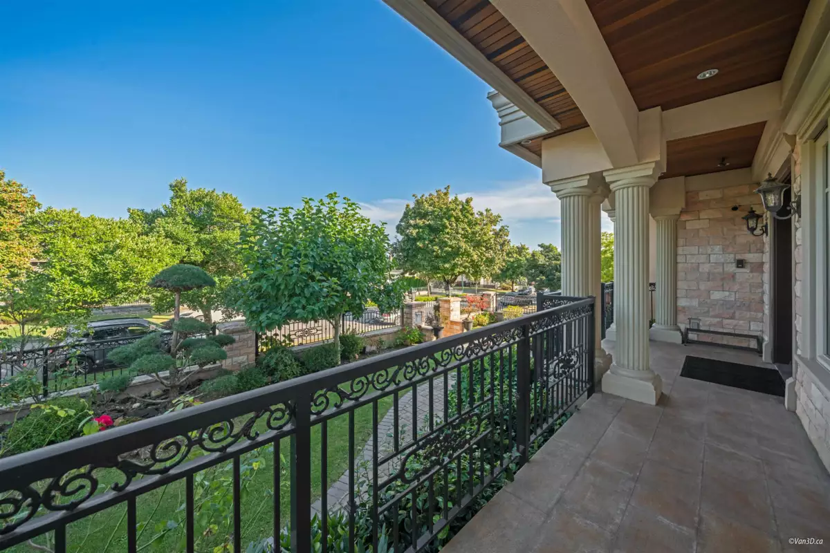Entry Foyer Photo of 6633 Neal Street, Vancouver, BC