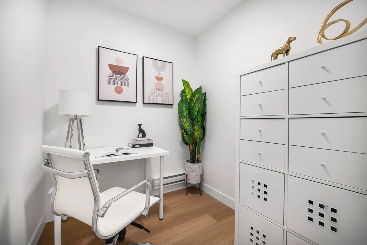 Hallway Photo of 404 2331 Kelly Avenue, Port Coquitlam, BC