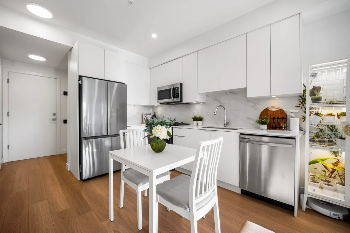 Kitchen Photo of 404 2331 Kelly Avenue, Port Coquitlam, BC