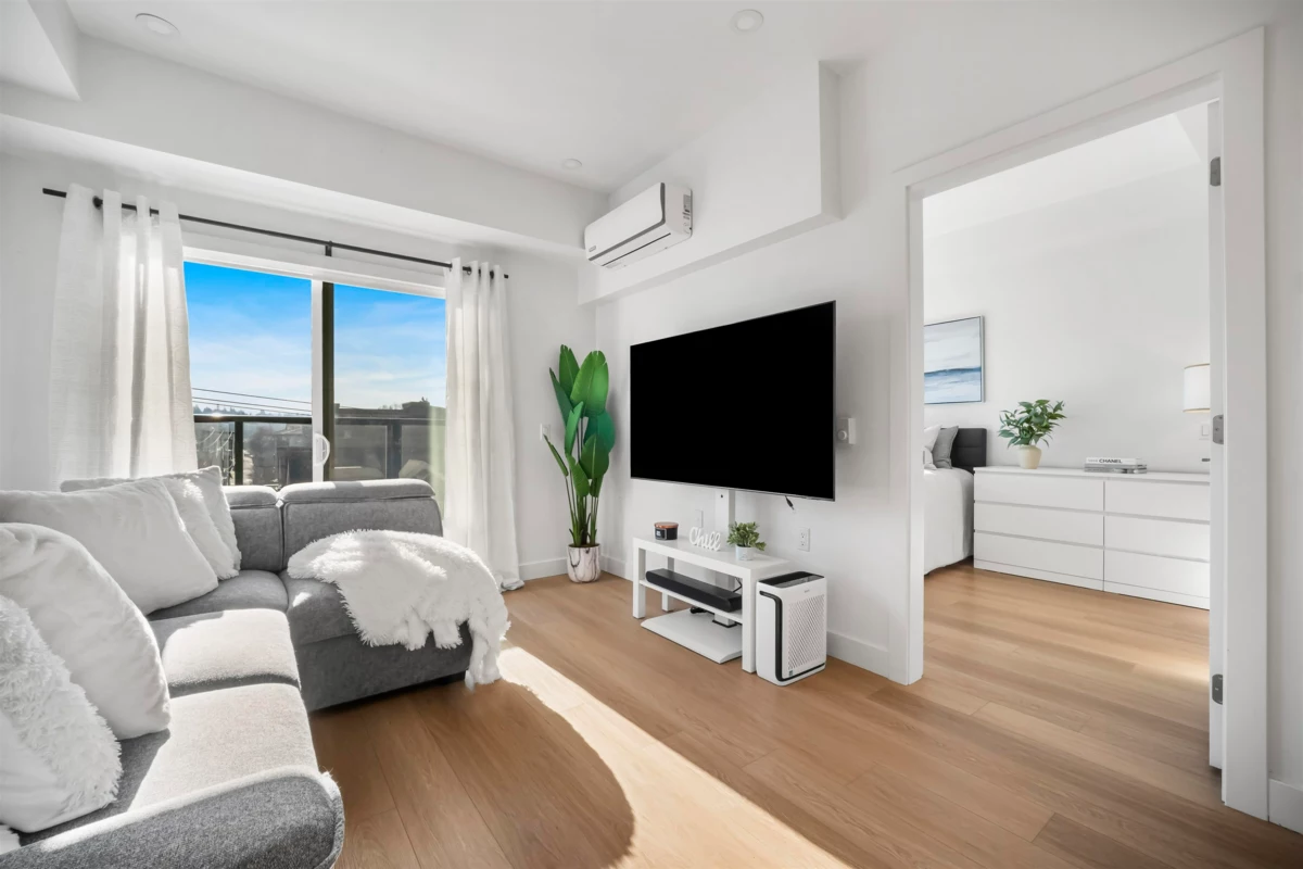 Primary Bathroom Photo of 404 2331 Kelly Avenue, Port Coquitlam, BC