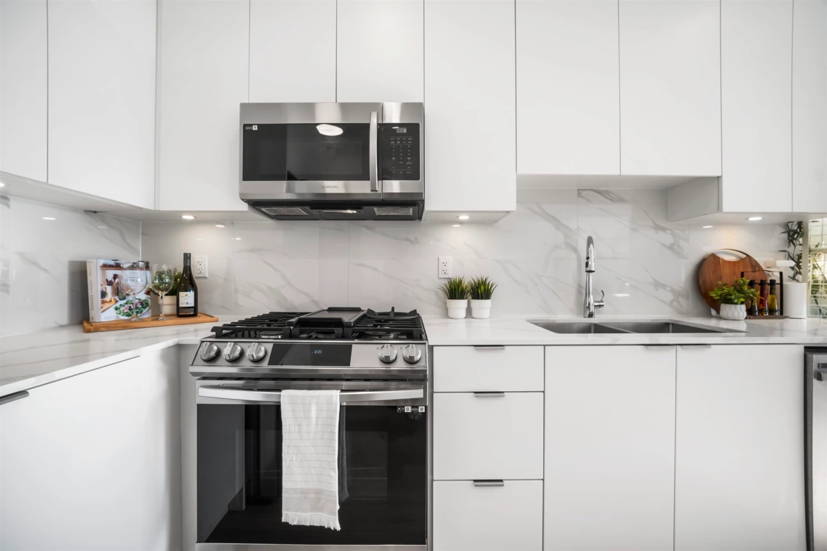 Primary Bedroom Photo of 404 2331 Kelly Avenue, Port Coquitlam, BC