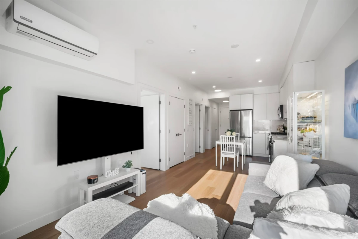 Walk-In Closet Photo of 404 2331 Kelly Avenue, Port Coquitlam, BC