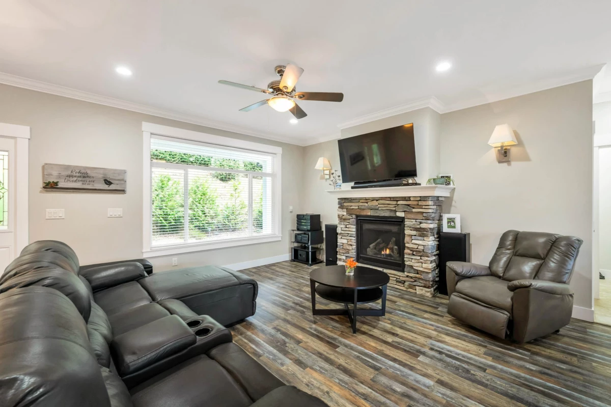 Dining Area Photo of 31221 Silverhill Avenue, Mission, BC