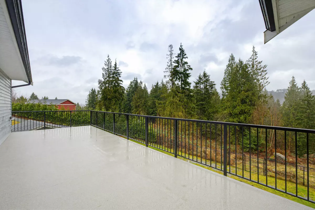 Front Yard Photo of 31221 Silverhill Avenue, Mission, BC