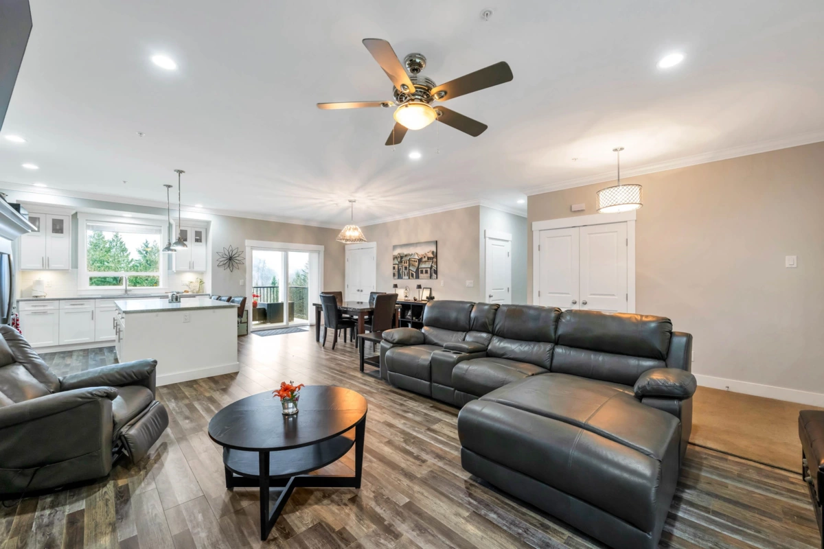 Kitchen Photo of 31221 Silverhill Avenue, Mission, BC