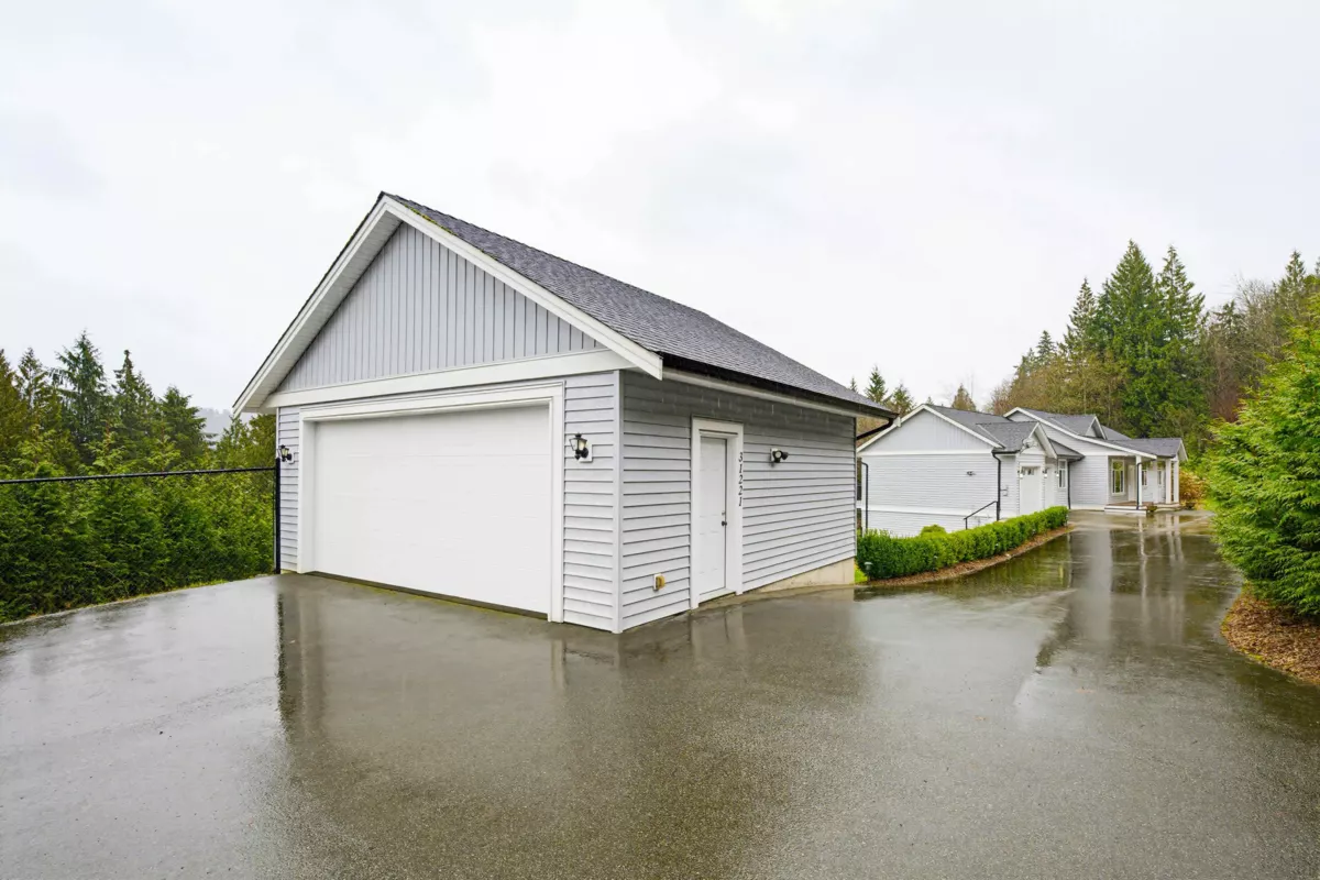 Living Room Photo of 31221 Silverhill Avenue, Mission, BC