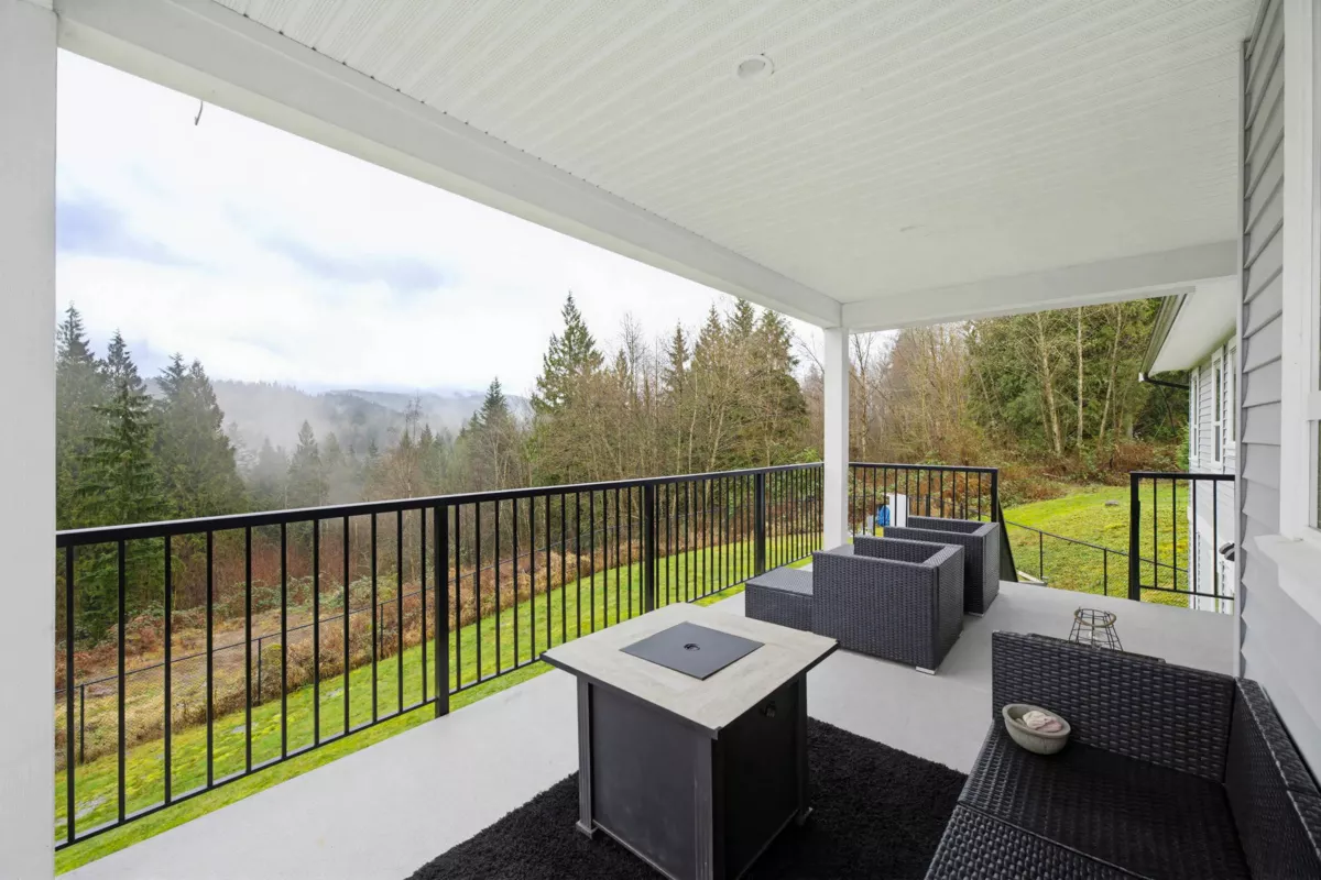 Outdoor Deck Photo of 31221 Silverhill Avenue, Mission, BC