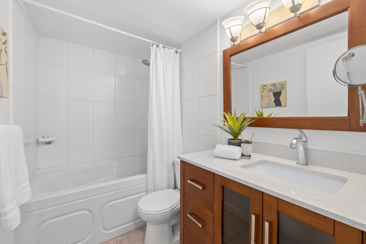 Bedroom 4 Photo of 205 1540 E 4th Avenue, Vancouver, BC