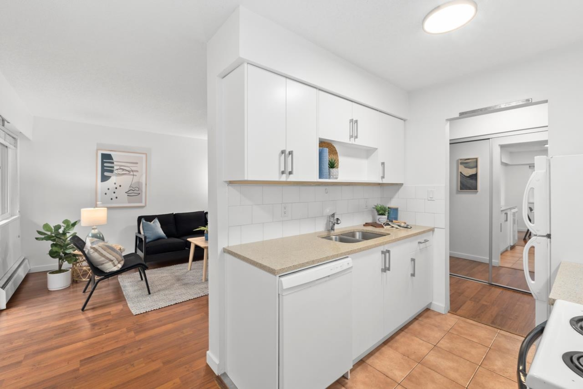 Dining Area Photo of 205 1540 E 4th Avenue, Vancouver, BC