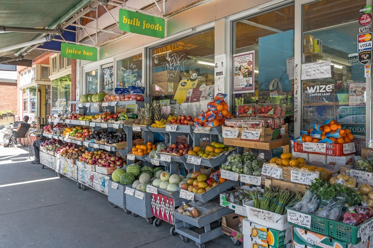 Entry Foyer Photo of 205 1540 E 4th Avenue, Vancouver, BC