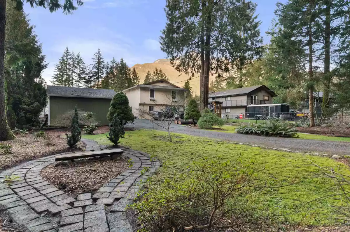 Community Amenities Photo (Clubhouse) of 120 Robertson Crescent, Hope, BC