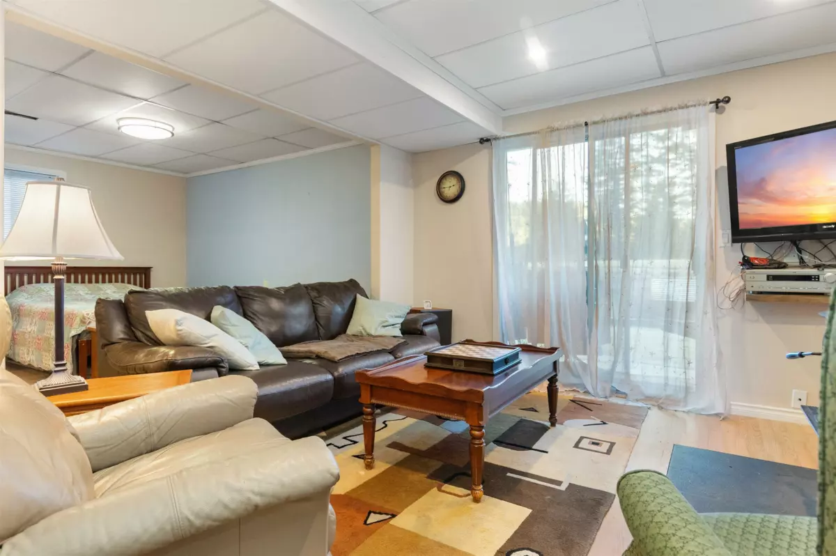 Hallway Photo of 120 Robertson Crescent, Hope, BC