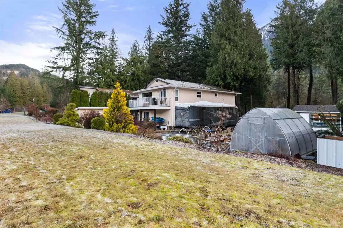 Hot Tub / Spa Photo of 120 Robertson Crescent, Hope, BC