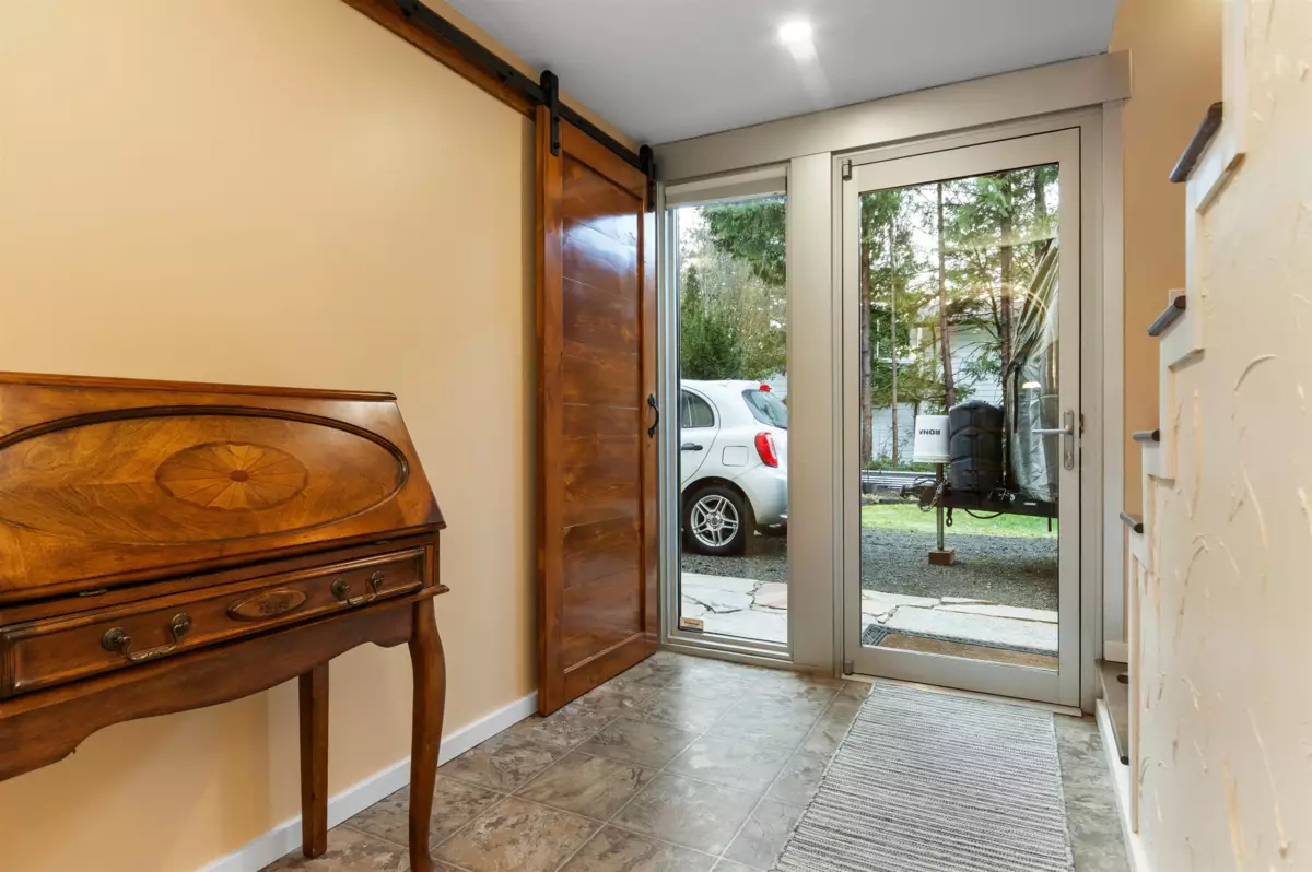 Mudroom Photo of 120 Robertson Crescent, Hope, BC