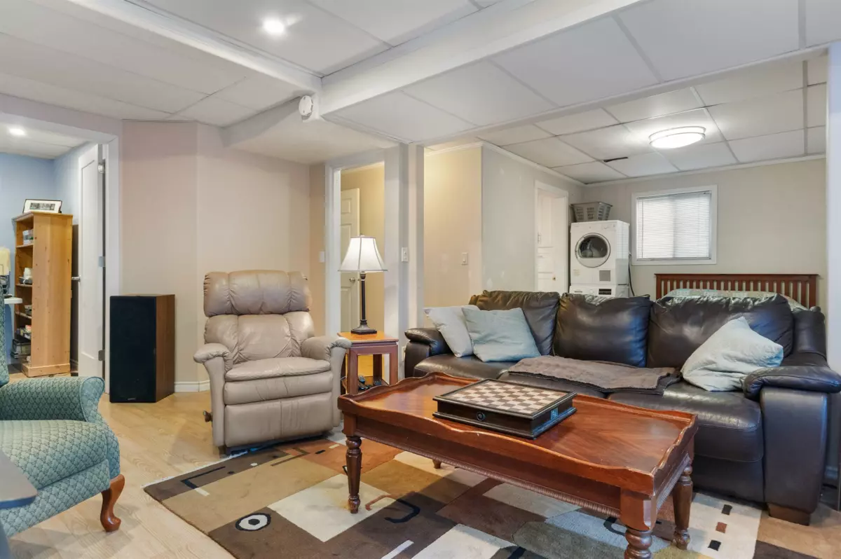 Staircase Photo of 120 Robertson Crescent, Hope, BC