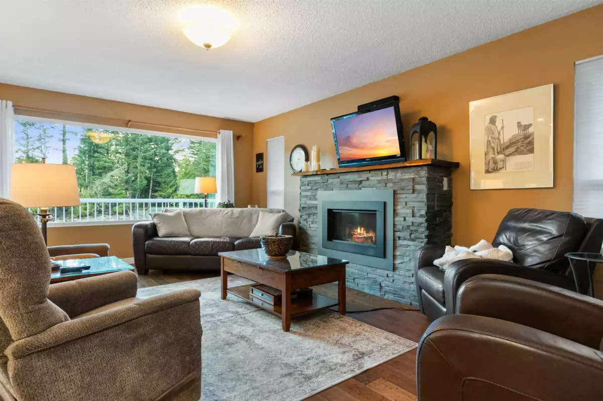 Walk-In Closet Photo of 120 Robertson Crescent, Hope, BC