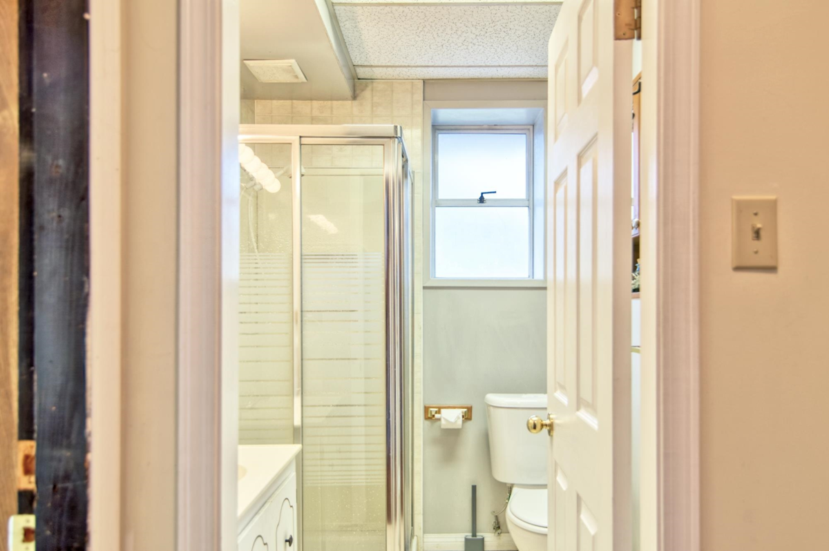 Basement Recreation Room Photo of 4618 Gerrans Bay Road, Madeira Park, BC