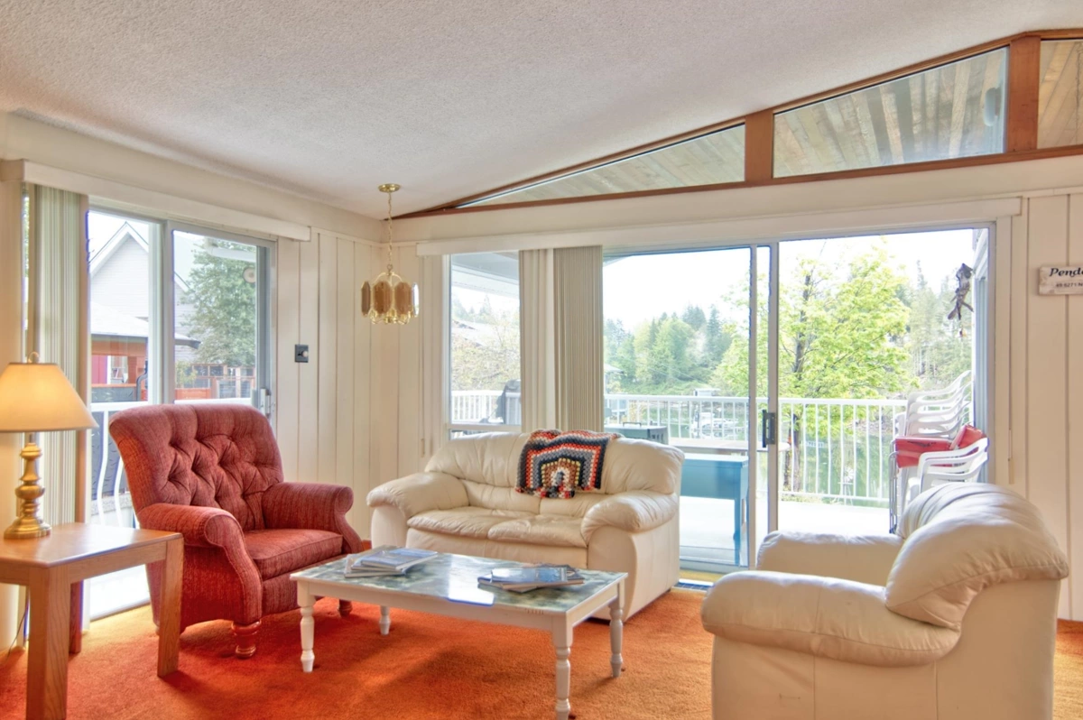 Garage Interior Photo of 4618 Gerrans Bay Road, Madeira Park, BC