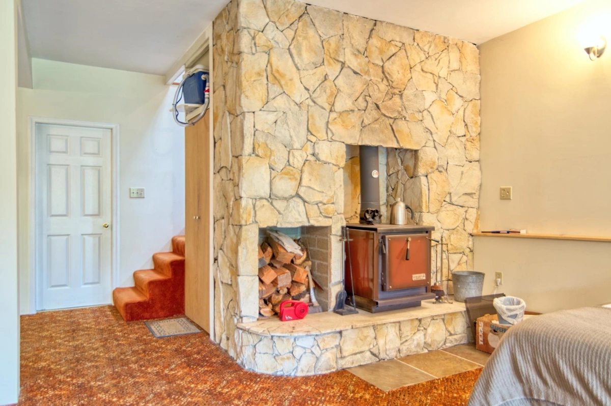 Guest Bathroom Photo of 4618 Gerrans Bay Road, Madeira Park, BC