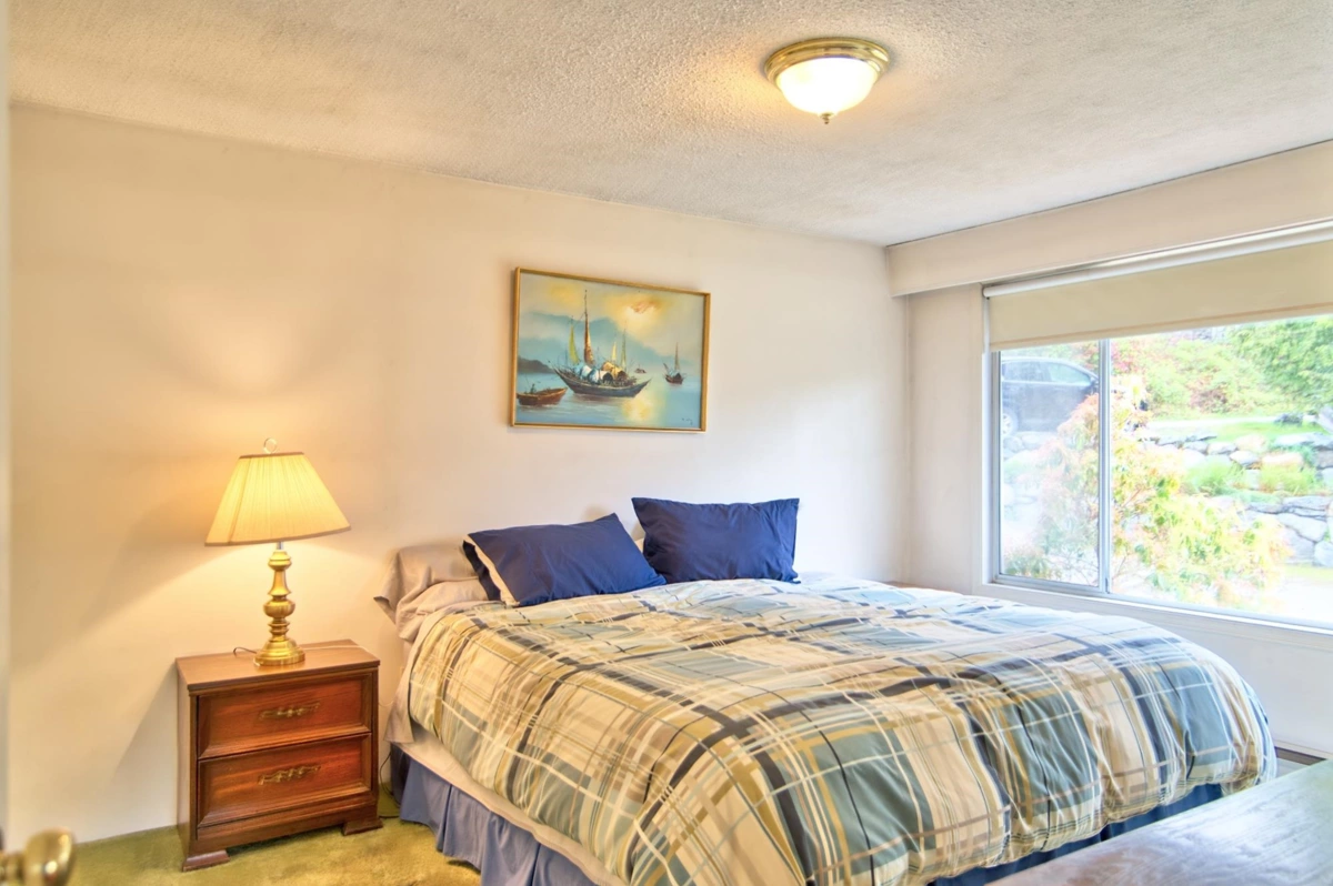 Hallway Photo of 4618 Gerrans Bay Road, Madeira Park, BC